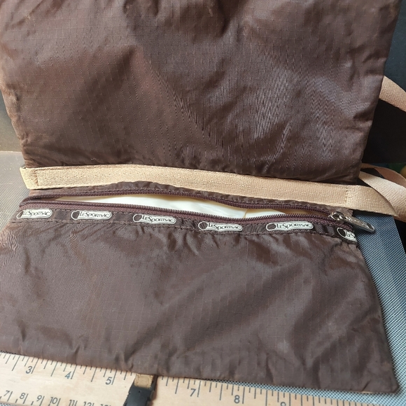 Lesportsak vacation purse colorful hearts6 holds everything unbuckles - Picture 3 of 4